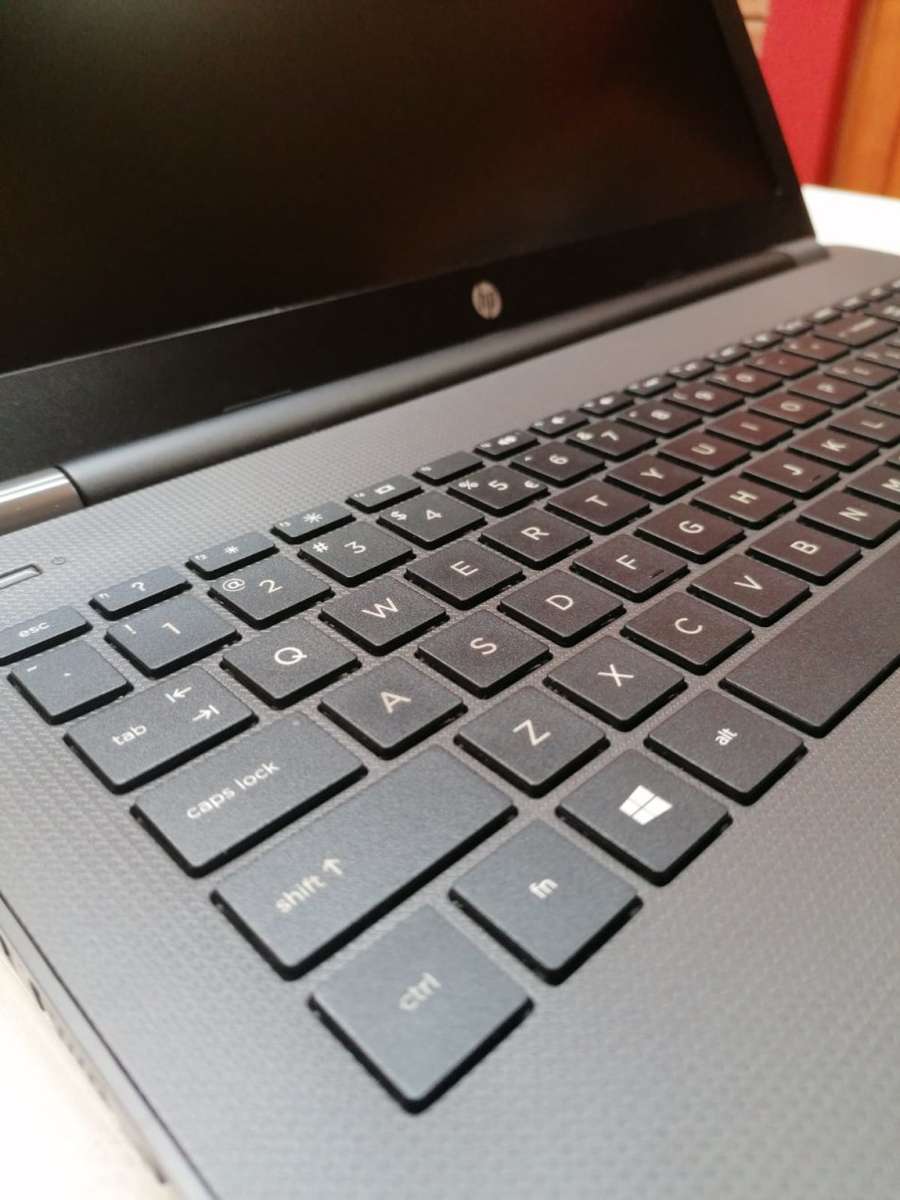 Powerful HP Laptop - Intel i5 - 12GB Memory - 15.6" FHD (1920 x 1080)