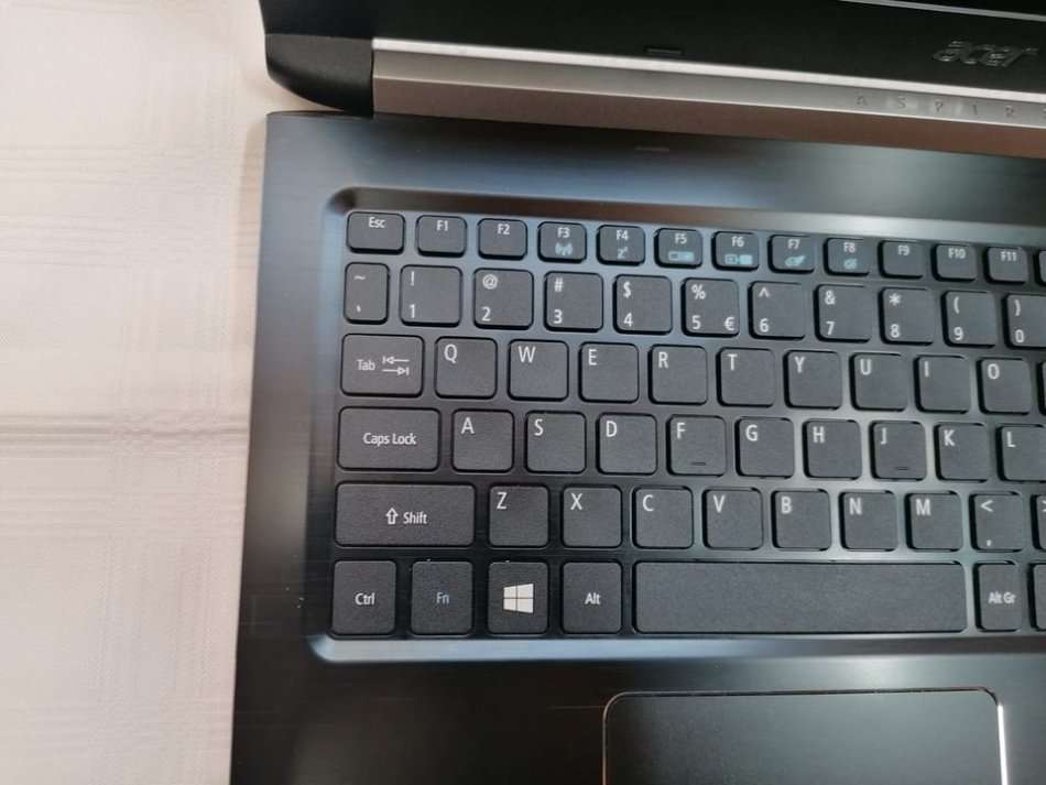 Powerful Acer Laptop - Intel i7 8th gen - 256GB SSD + 2TB HDD - 12GB - 15.6" FHD