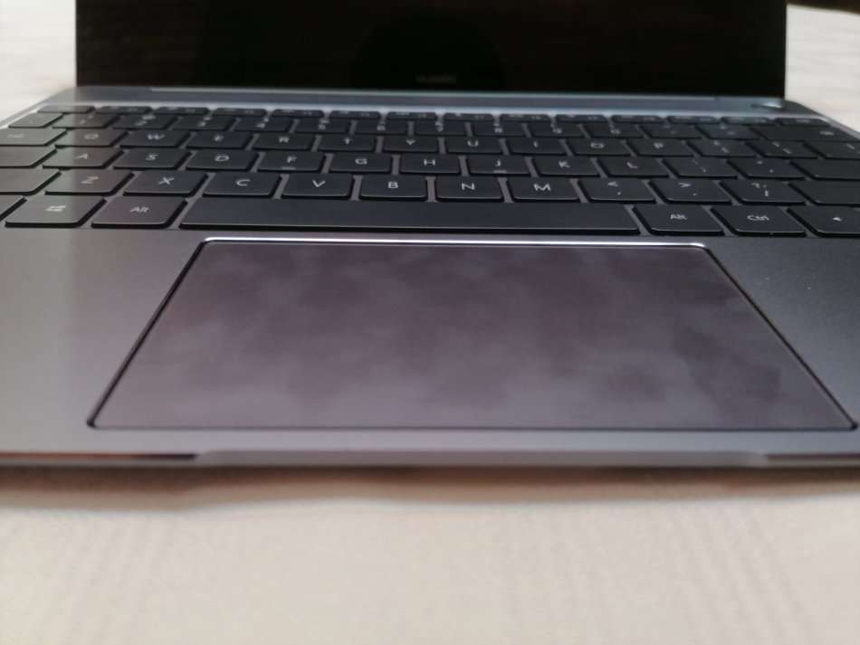 Huawei MATEBOOK - 13" QHD 2160 x 1440 - Intel i7 - 512GB SSD - MINT Condition