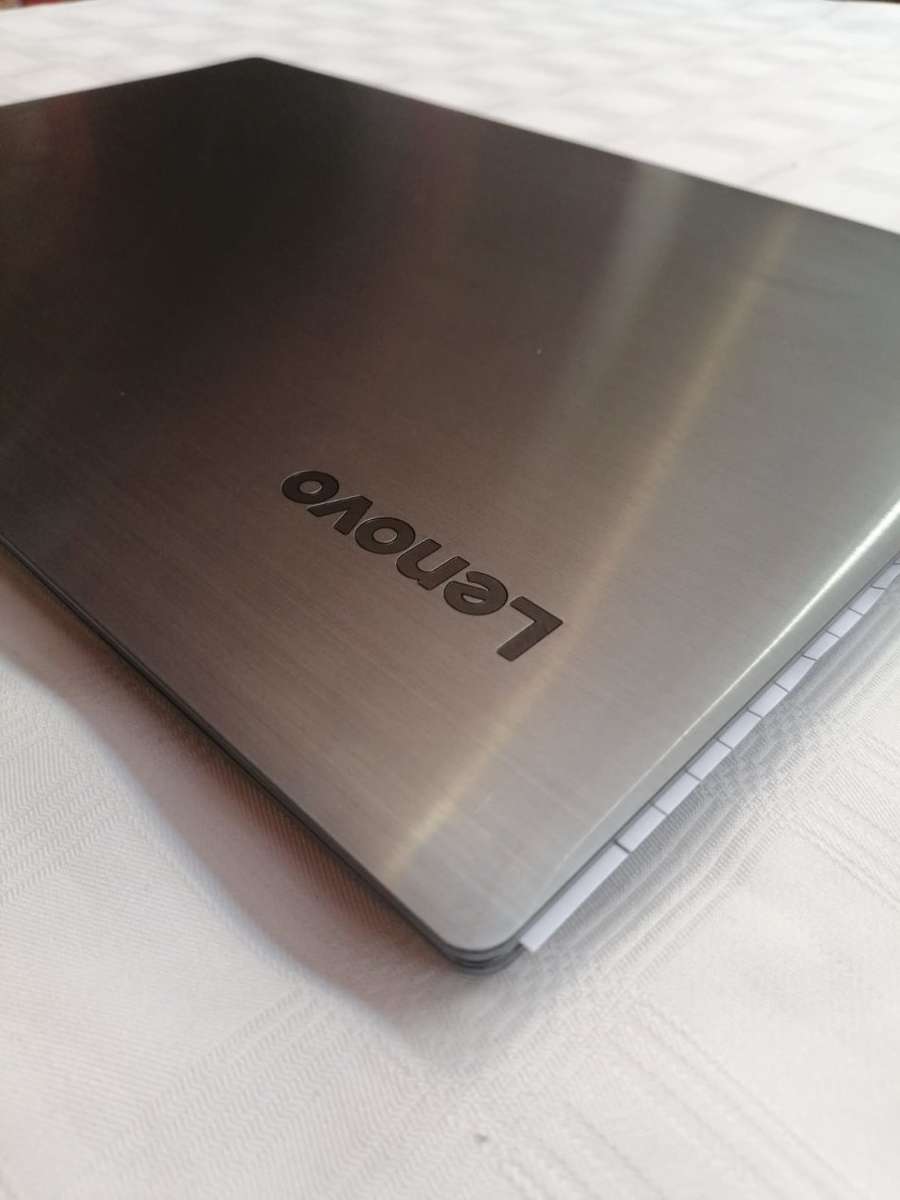 Lenovo IdeaPad V330 - Intel 8th Gen - 8GB - 1TB HDD - 15.6" FHD - Win 10 Pro