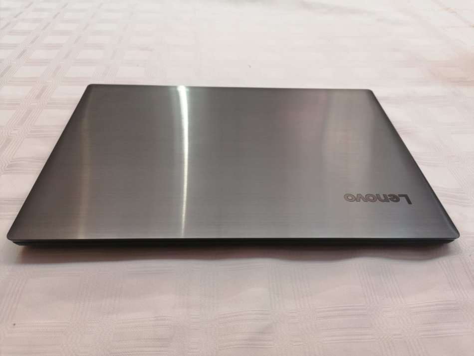 Lenovo IdeaPad V330 - Intel 8th Gen - 8GB - 1TB HDD - 15.6" FHD - Win 10 Pro