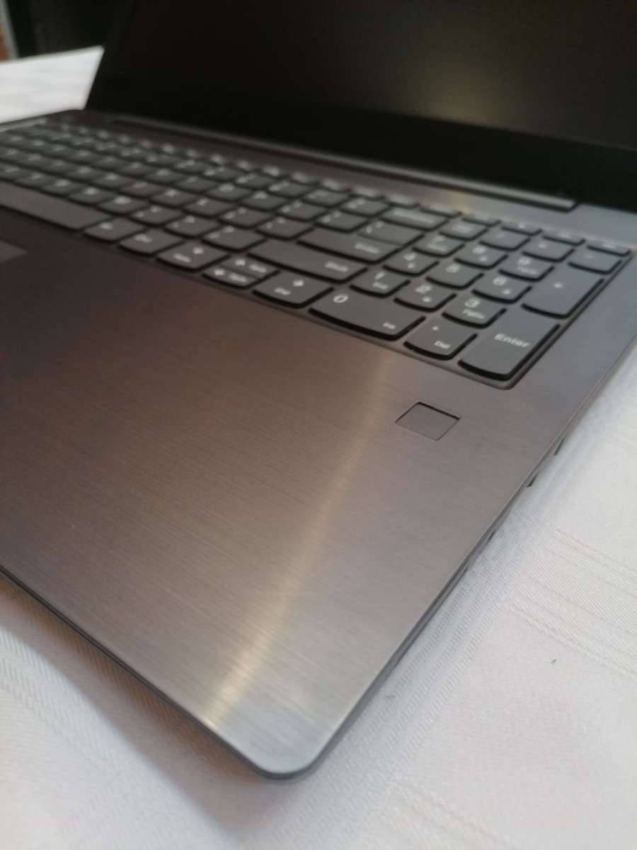 Lenovo IdeaPad V330 - Intel 8th Gen - 8GB - 1TB HDD - 15.6" FHD - Win 10 Pro