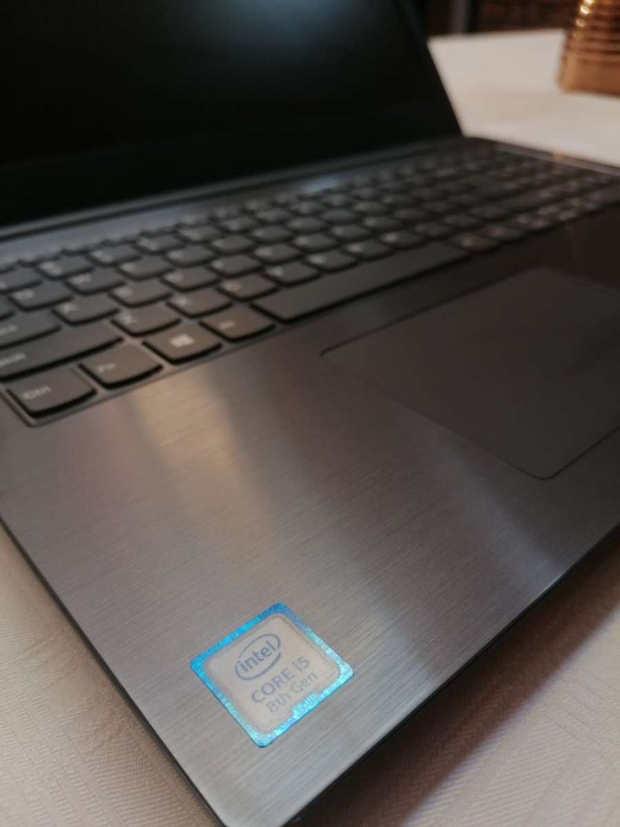 Lenovo IdeaPad V330 - Intel 8th Gen - 8GB - 1TB HDD - 15.6" FHD - Win 10 Pro