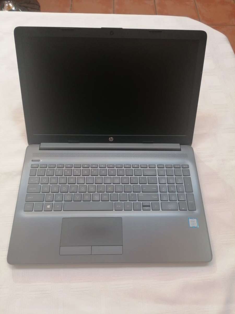 Powerful HP Laptop - Intel i7 7th gen - 15.6 FHD 1920 x 1080 - 8GB - 1TB HDD