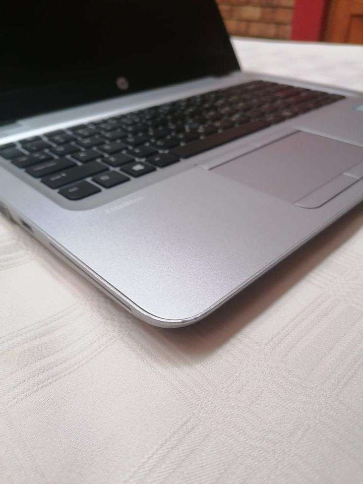 HP EliteBook 840 - Intel i7 7th gen - 8GB DDR4 - 500GB SSHD - 14" FHD 1920 x 1080