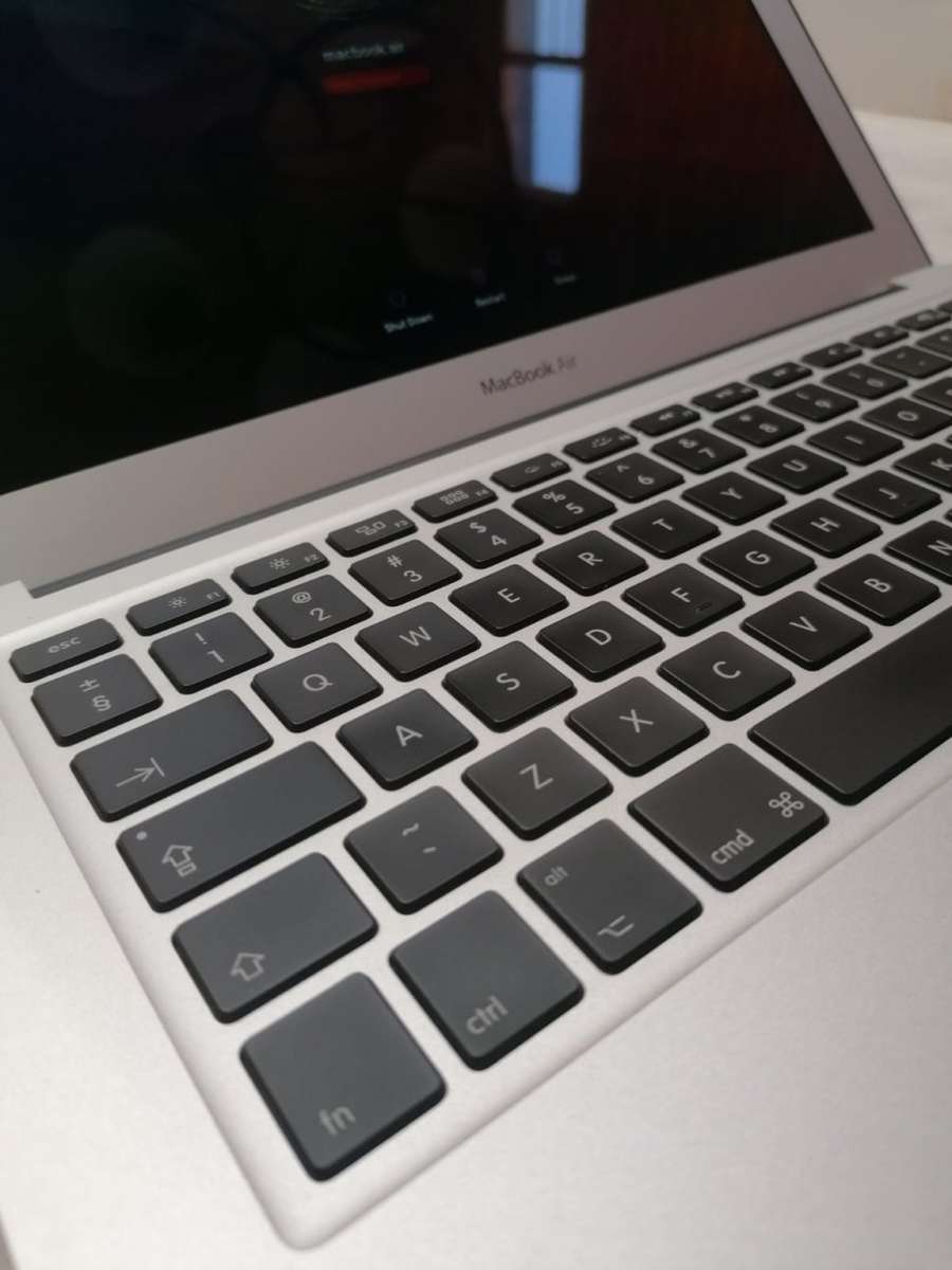 Macbook Air 2017 with original Box