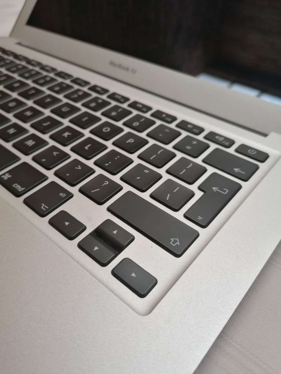 Macbook Air 2017 with original Box