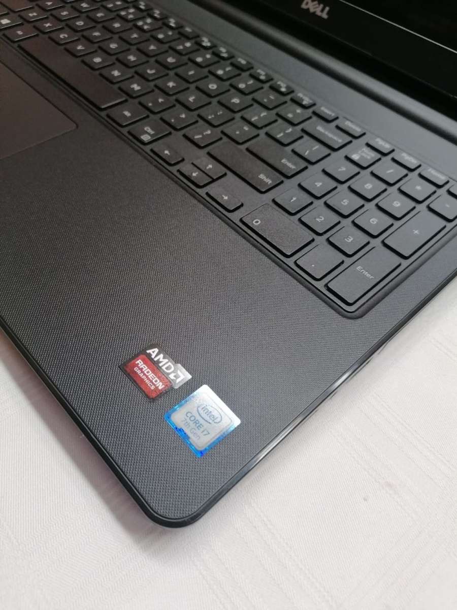 Dell Business Laptop - Intel i7 - 8GB Memory - 1TB Storage - AMD Radeon Graphics