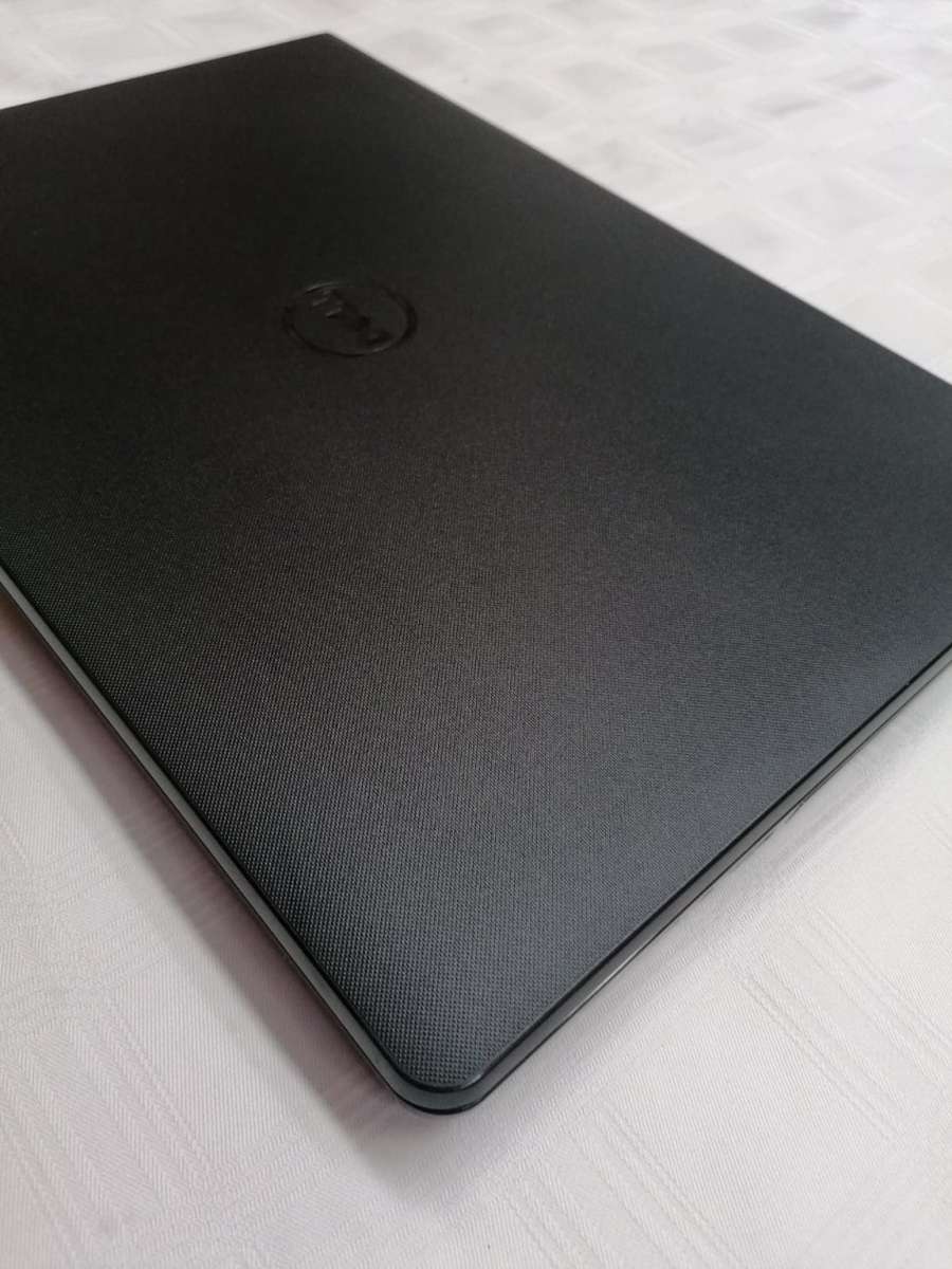 Dell Business Laptop - Intel i7 - 8GB Memory - 1TB Storage - AMD Radeon Graphics