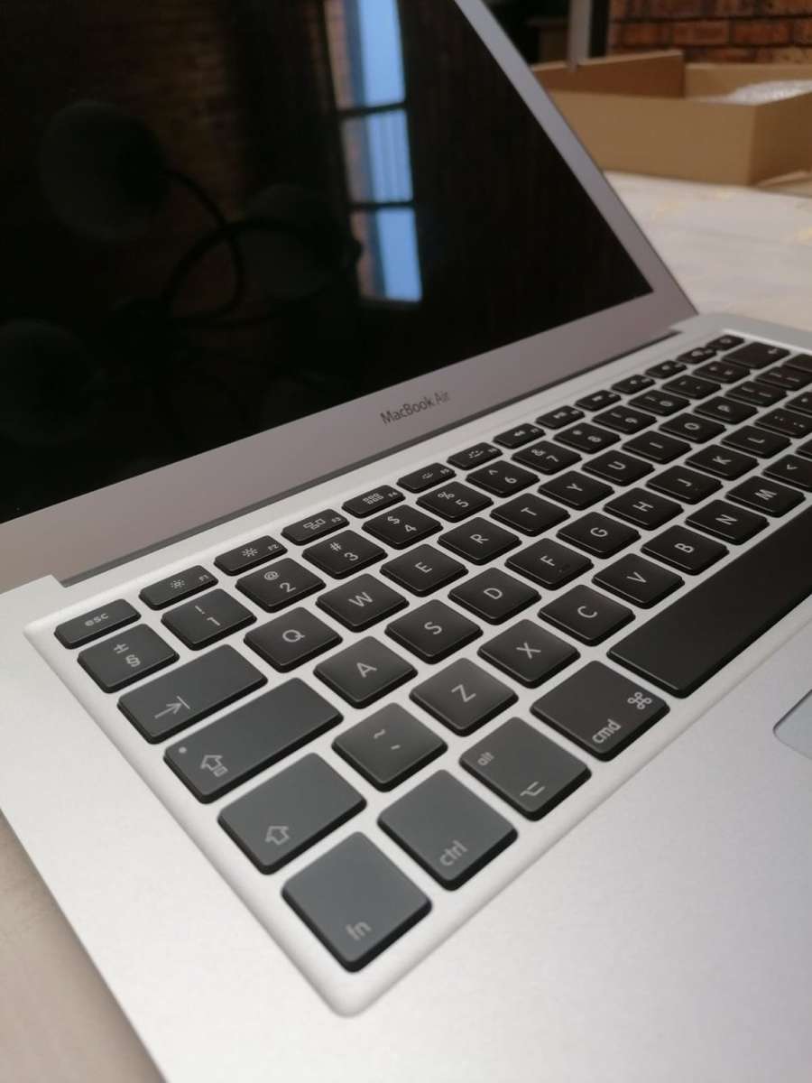 Powerful Macbook Air - Intel i5 - 256GB SSD - 8GB - Excelent condtion