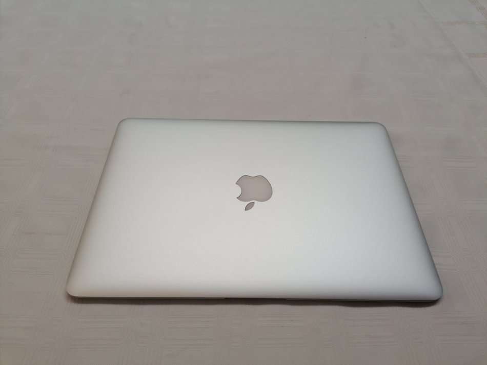 Powerful Macbook Air - Intel i5 - 256GB SSD - 8GB - Excelent condtion