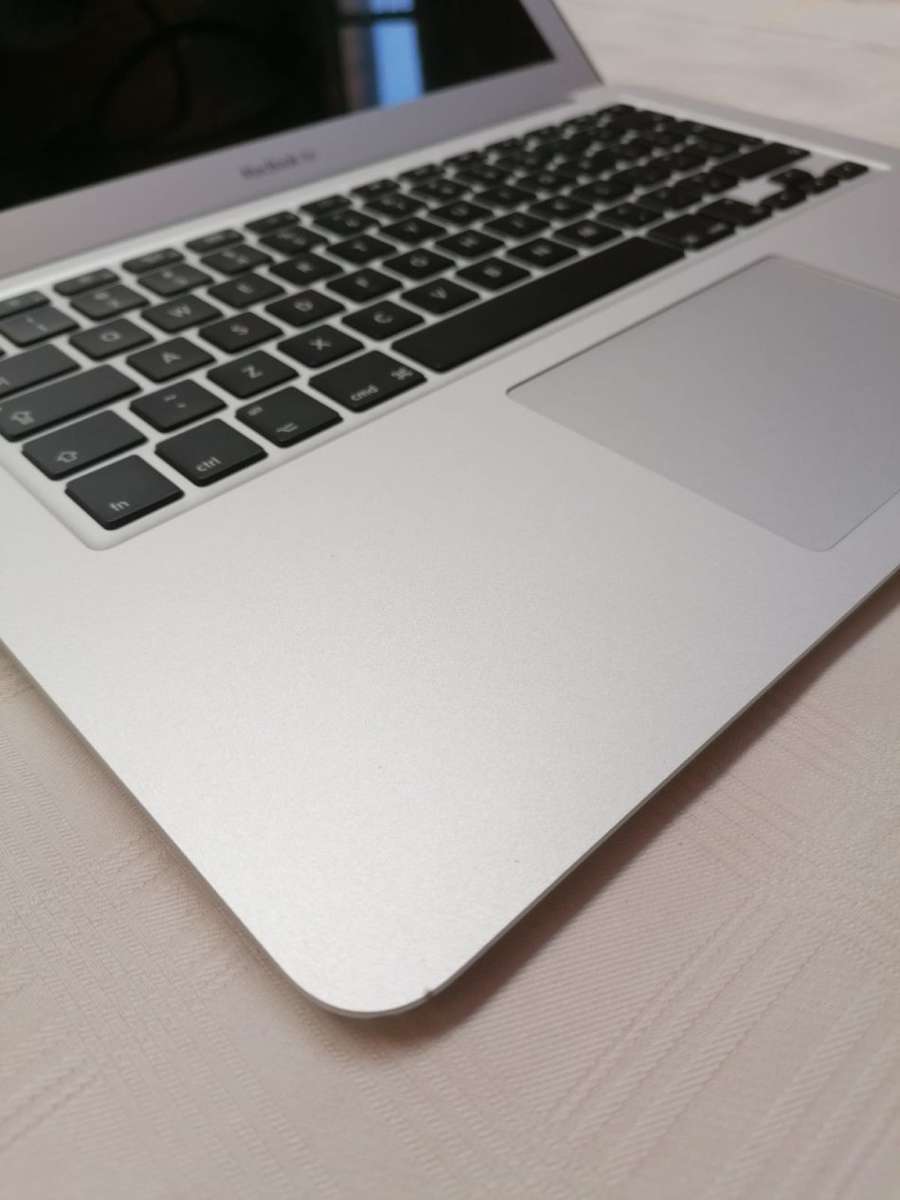 Powerful Macbook Air - Intel i5 - 256GB SSD - 8GB - Excelent condtion
