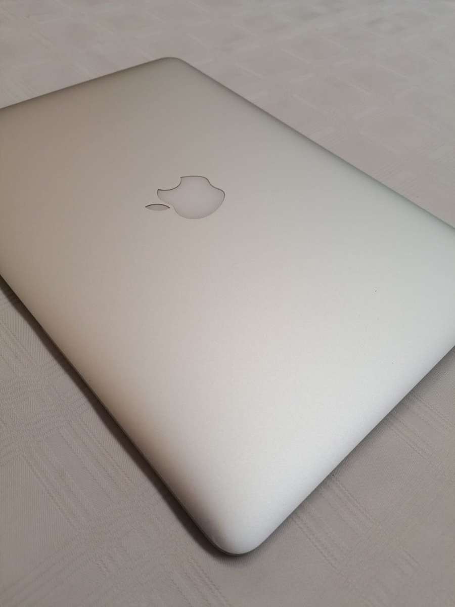 Powerful Macbook Air - Intel i5 - 256GB SSD - 8GB - Excelent condtion