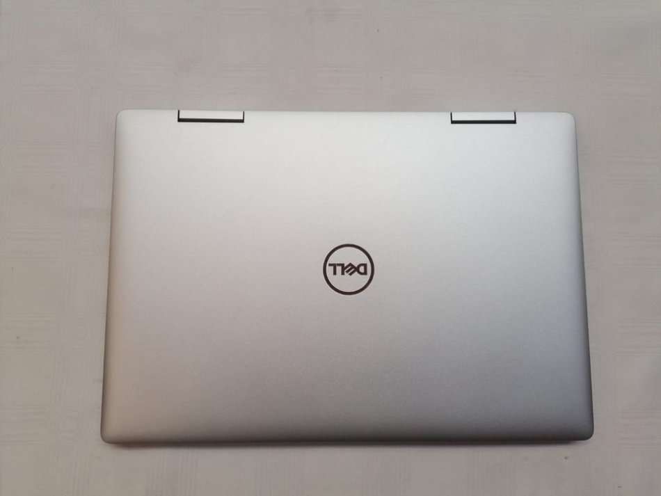 DELL Inspiron 5482 2-in-1 Touch Screen - Intel 8th gen - 14" FHD IPS Touch Screen - MINT Condition
