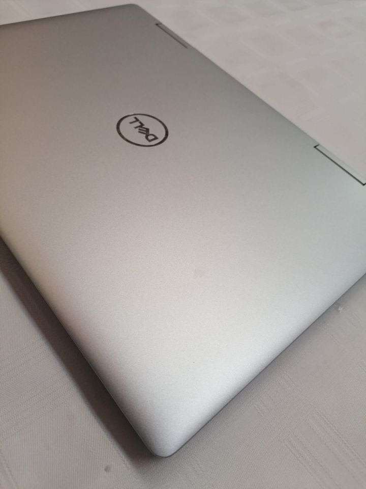 DELL Inspiron 5482 2-in-1 Touch Screen - Intel 8th gen - 14" FHD IPS Touch Screen - MINT Condition