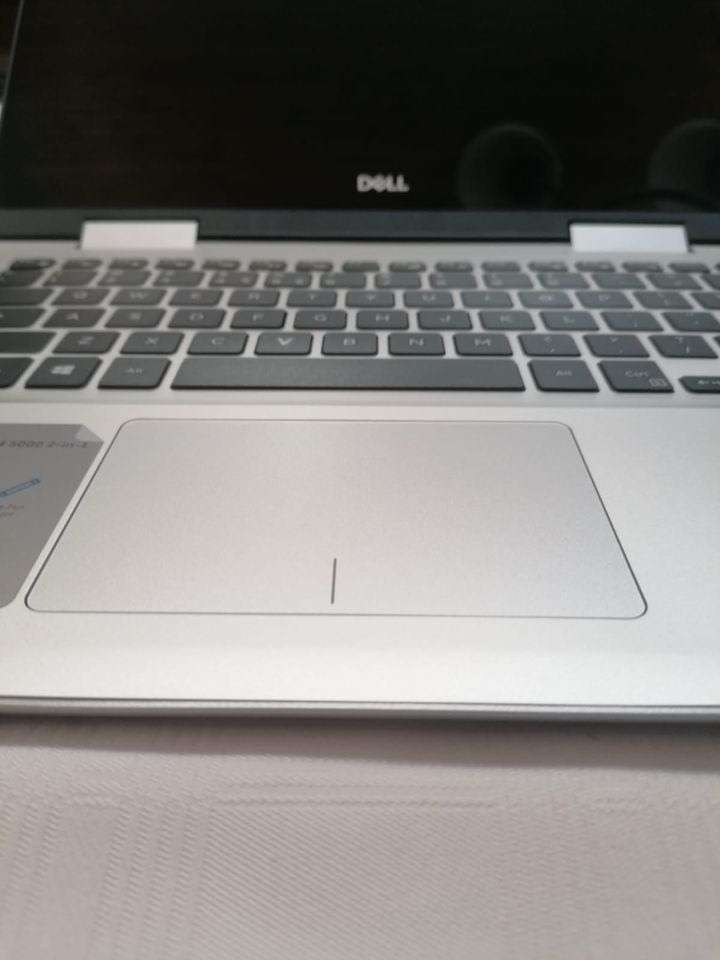 DELL Inspiron 5482 2-in-1 Touch Screen - Intel 8th gen - 14" FHD IPS Touch Screen - MINT Condition