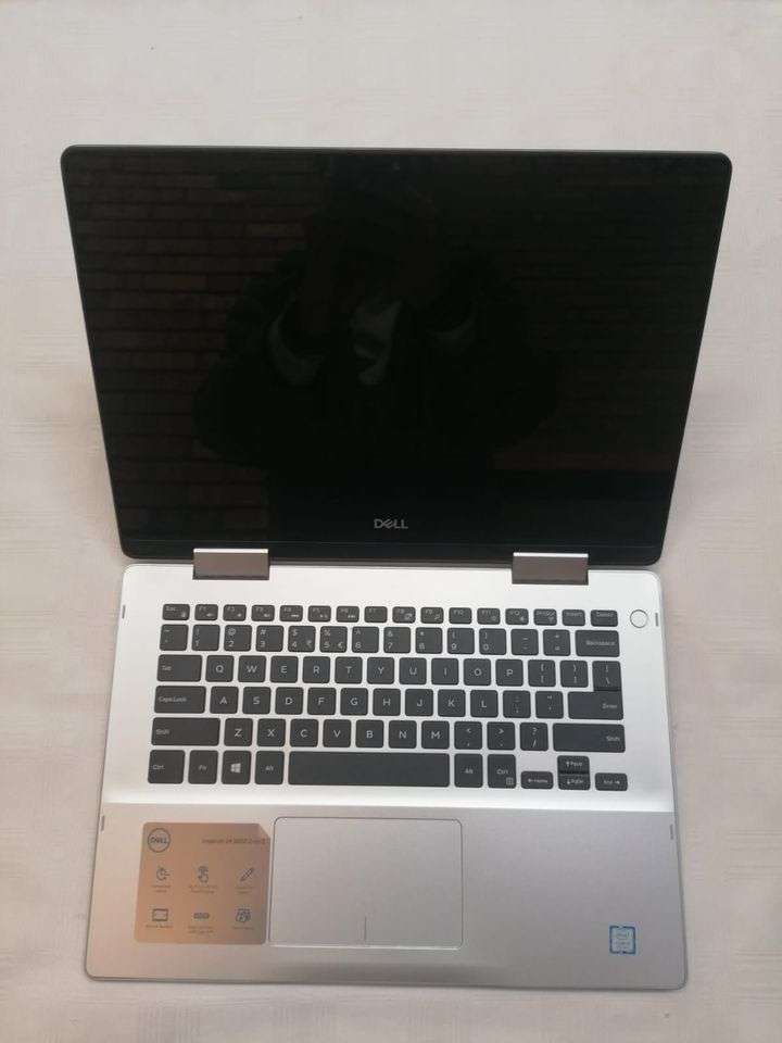 DELL Inspiron 5482 2-in-1 Touch Screen - Intel 8th gen - 14" FHD IPS Touch Screen - MINT Condition