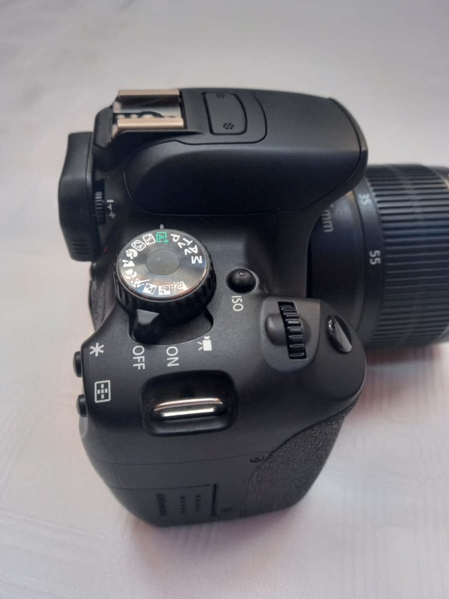 Canon 650D Camera Kit - Lens, charger & Battery Included