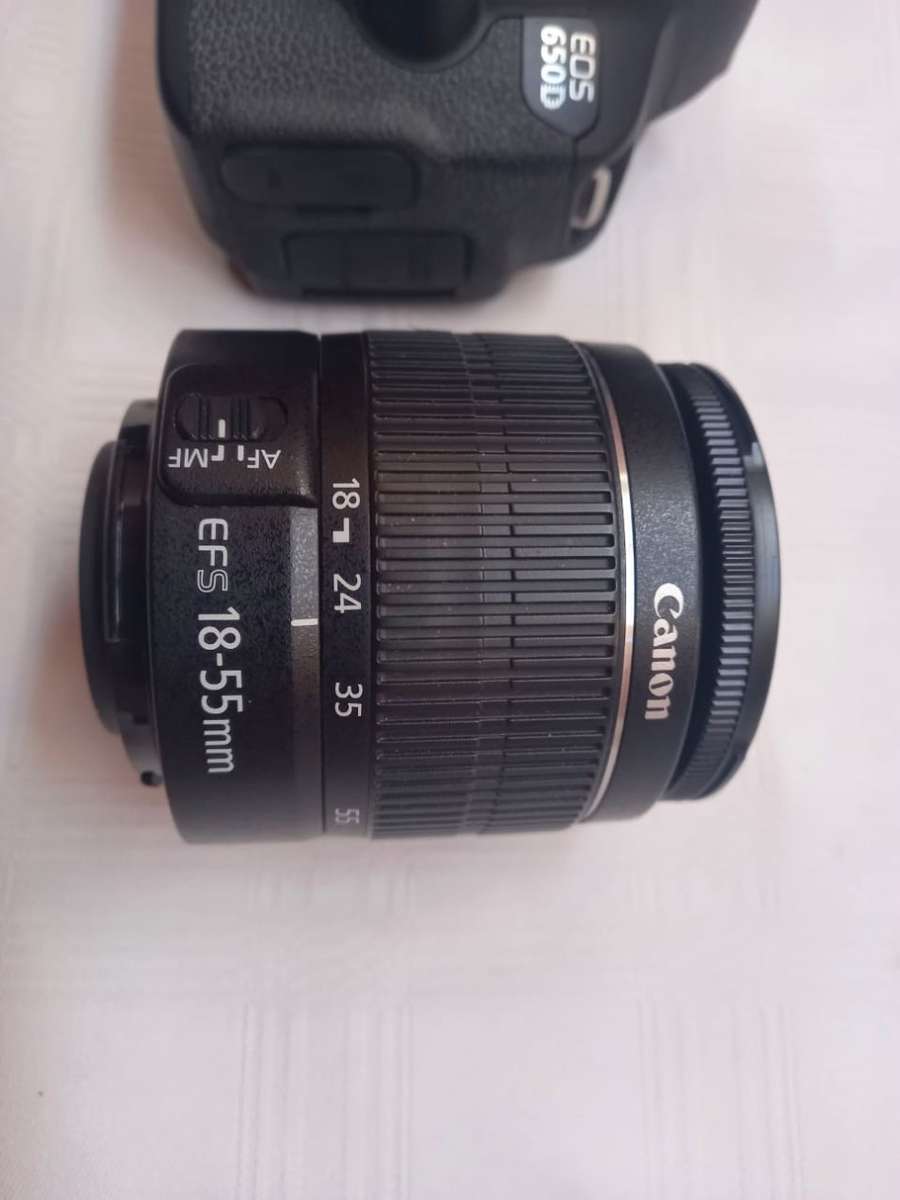 Canon 650D Camera Kit - Lens, charger & Battery Included