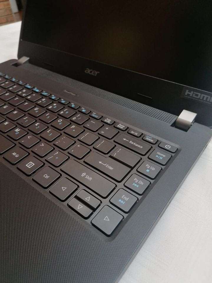 Acer Travelmate Laptop - Intel 10th gen - 8GB -256GB SSD M.2 - 14" FHD IPS