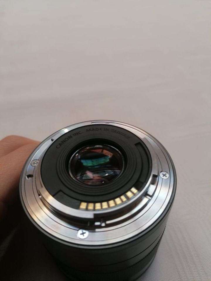 Canon EOS M Mirrorless camera With Canon 18-55mm Lens