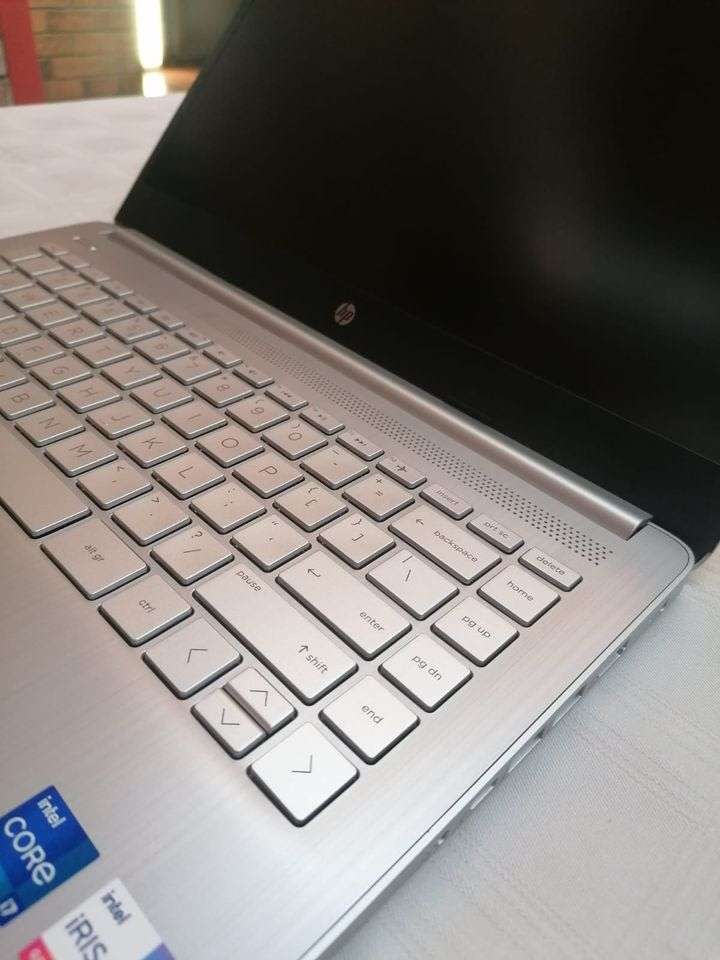 HP Laptop - Intel i7 11th gen - 512GB SSD - 8GB - 14" FHD IPS - With HP Warranty