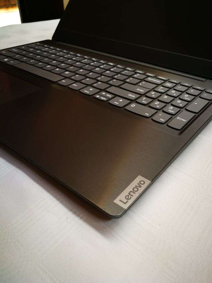 Lenovo ideapad S145 - Intel i7 10th gen - 256GB SSD + 1TB HDD - 15.6" HD - Certified Pre-Owned