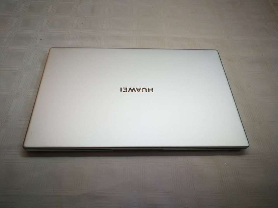 Huawei MateBook D15 - Intel 10th gen - 8GB - 256GB SSD - 15.6 inch FHD - Certified Pre-Owned Laptop
