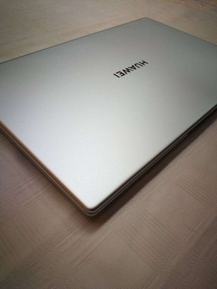 Huawei MateBook D15 - Intel 10th gen - 8GB - 256GB SSD - 15.6 inch FHD - Certified Pre-Owned Laptop