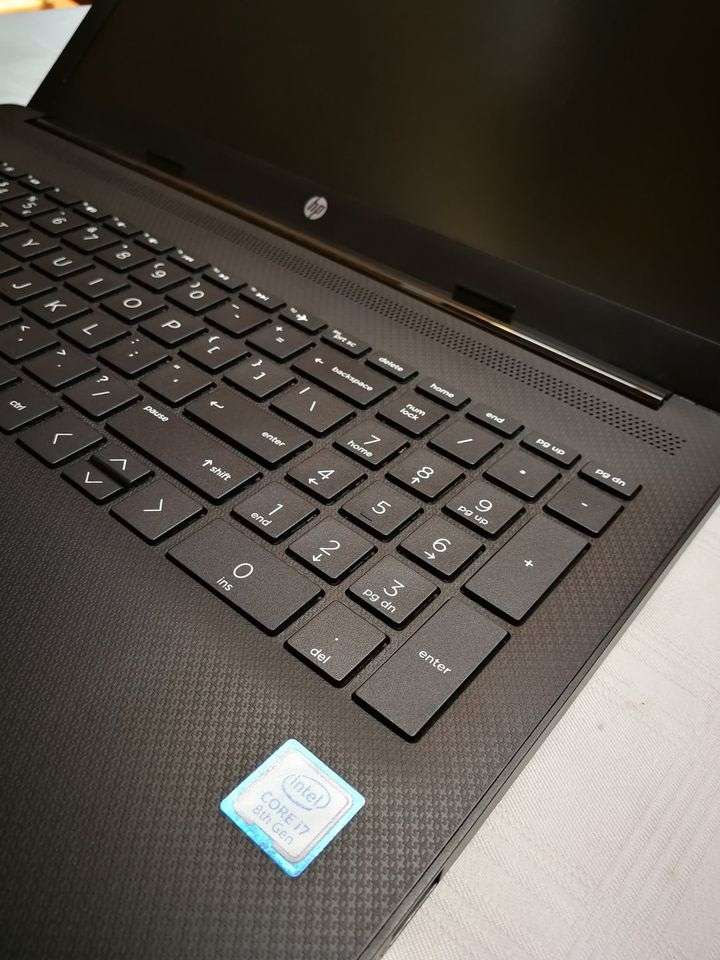 HP Notebook 15 Intel i7 8tg Gen 256GB SSD + 1TTB 8GB 15.6" HD