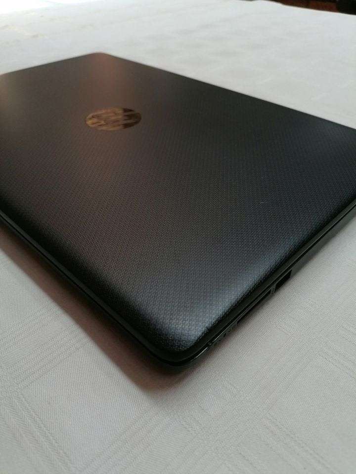 HP Notebook 15 Intel Core i5 8th gen 8GB 1TB HDD 15.6" HD Display