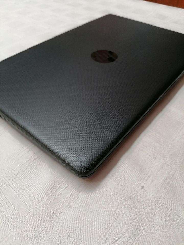 HP Notebook 15 Intel Core i5 8th gen 8GB 1TB HDD 15.6" HD Display