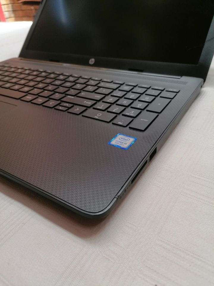 HP Notebook 15 Intel Core i5 8th gen 8GB 1TB HDD 15.6" HD Display