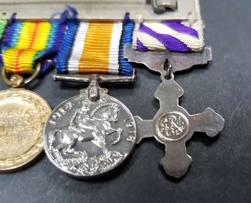 WWI/WWII DFC combination Miniature group