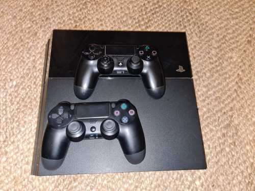 PS4 500gb + 2 WIRELESS REMOTES + 1TB EXTERNAL + 8 GAMES   |   MaKe An OfFeR