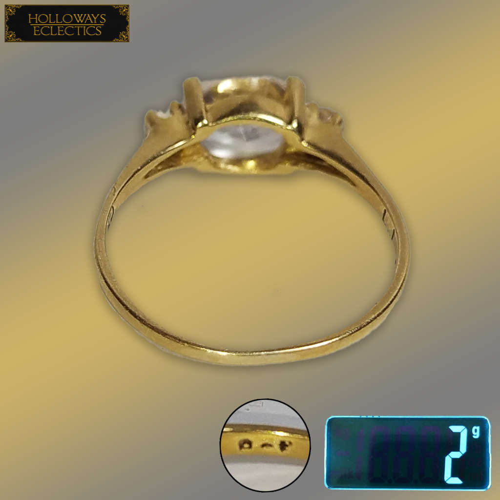 Vintage 9ct Yellow Gold Ring With A 1.25ct Cubic Zirconia