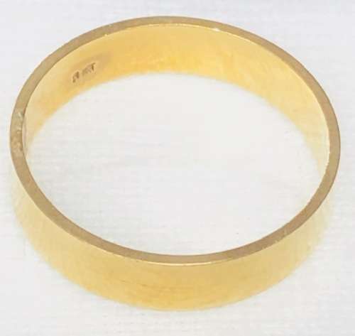 9ct Gold Mens Ring 3.7 grams