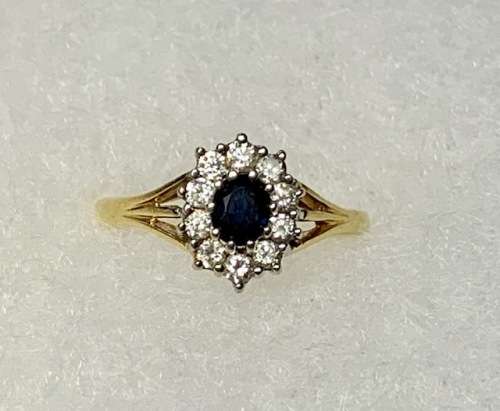 Beautiful 18ct Yellow Gold Diamond with stone
