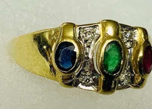 Charming 9ct Yellow Gold  Ring with coloured stones.