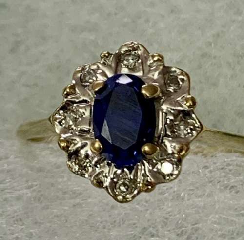 9ct Yellow Gold  Ring with Blue Stone