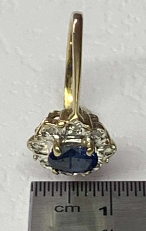 9ct Yellow Gold  Ring with Blue Stone