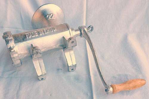 Meat grinder no.22 in excellent condition