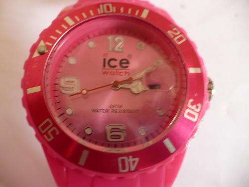 ICE WATCH (DARK PINK) WITH ALL RETAIL PACKAGING CARRY BAG, BOX, INSTRUCTIONS AND 2 YEAR WARRANTY