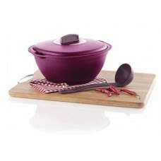Tupperware Legacy Soup Server (1.8l) with ladle