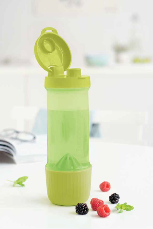 Tupperware Infuser Bottle 750ml in watermelon
