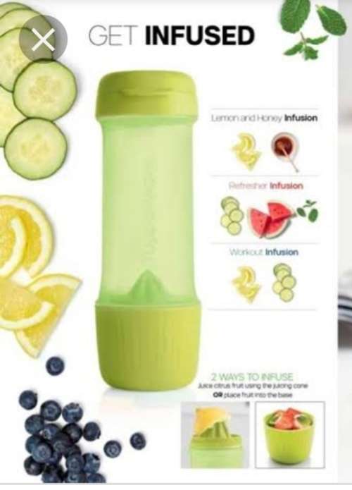 Tupperware Infuser Bottle 750ml in watermelon