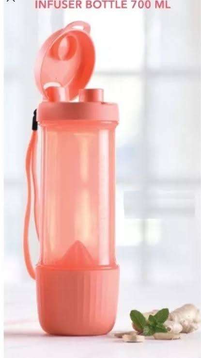 Tupperware Infuser Bottle 750ml in watermelon