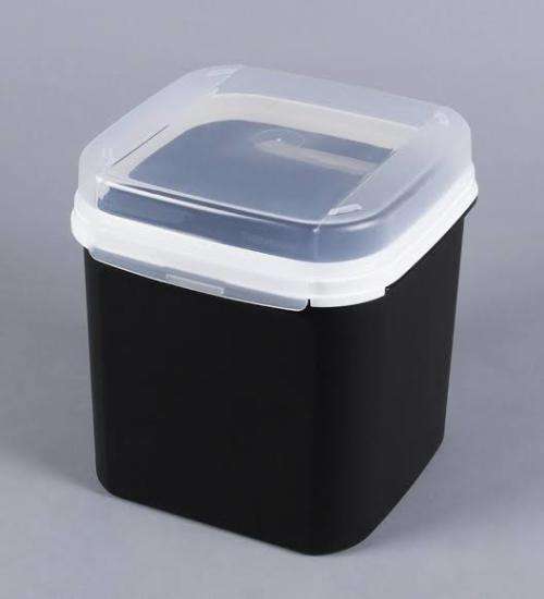 Tupperware Signature Line Set(3) 2.6L X 2 & 4L EXCLUDING5.5L & 1.2L CLASSIC &TIMELESS BLACK