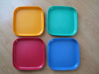 Tupperware Square Picnic Plates (4)  Microwaveable AVAILABLE IN TEAL OR SUMMER COLOURS