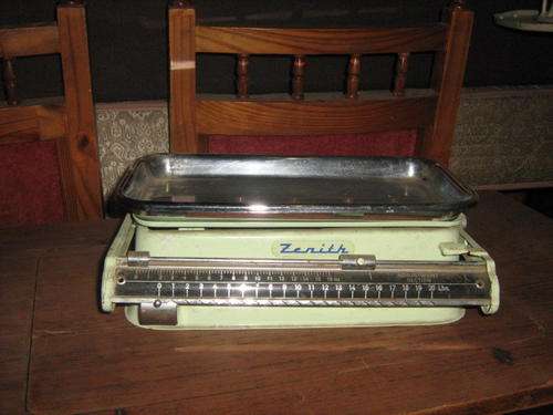 ZENITH OLD BABY SCALE  Have a look